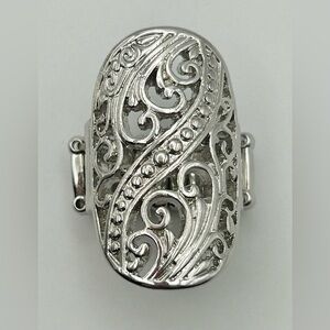 Large Silver Tone Dot and Filigree Adjustable Stretch Ring—Size 7